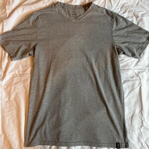 Men's Prana Gray V-Neck T-Shirt medium Tall